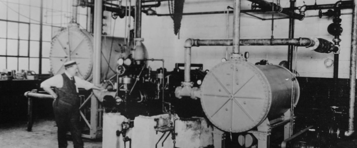 The first centrifugal refrigeration machine invented by Willis H. Carrier, the father of air conditioning, is pictured in this 1922 photo in Syracuse, N.Y.  (AP Photo/Provided by Carrier Corporation)